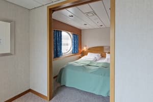Hurtigruten MS Trollfjord Expedition Suite grand suite 1.jpg